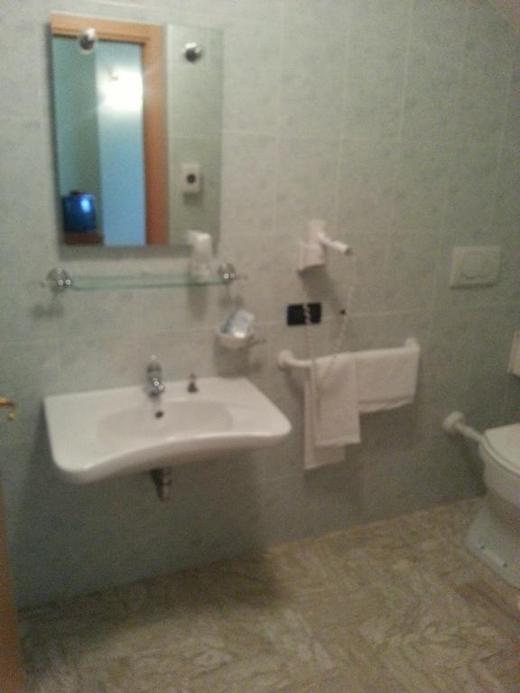 Hotel La Furnacelle Lanciano Habitación foto